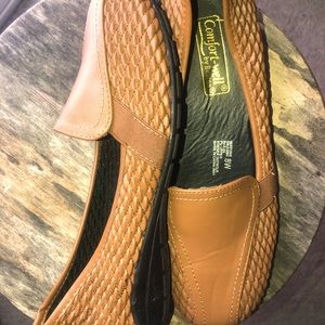 New Comfort-Well women’s Shoes